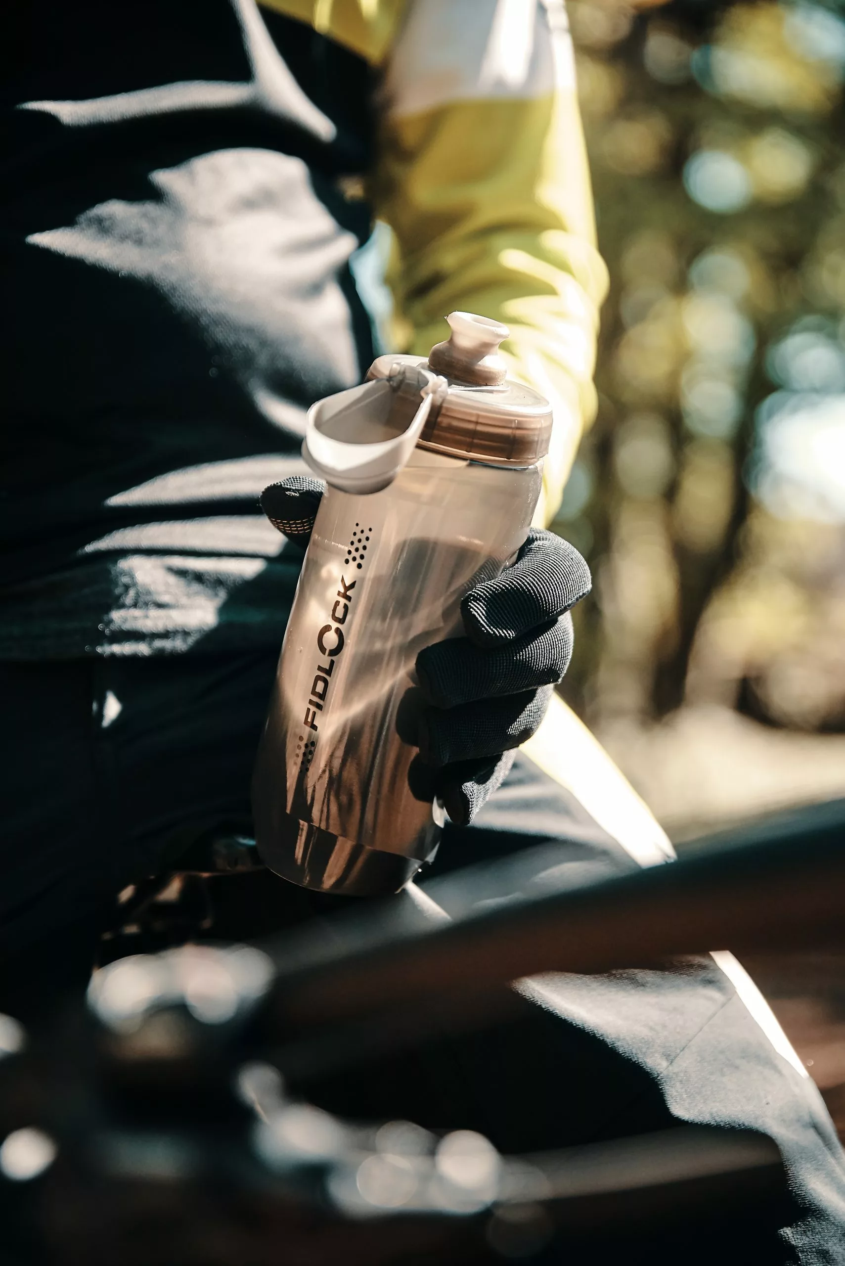 Fidlock Twist Single Bottle 590 Ersatz-Trinkflasche Transparent Schwarz 5 Fidlock Twist Single Bottle 590 Ersatz-Trinkflasche Transparent Schwarz – Bild 5