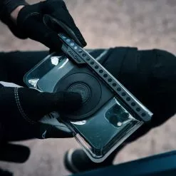 Fidlock VACUUM Uni Phone Case Hülle -E-Bike Zubehör Verkaufsladen fidlock vacuum uni phone case bike rueckseite smartphone scaled