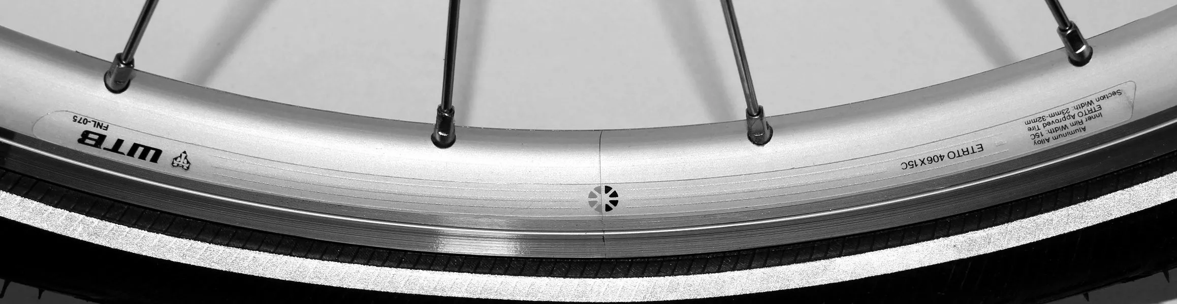 Flyer Elektrofahrrad Felge 20" Kinetix WTB FNL-075 20-Loch Silber Für Faltrad 1 Flyer Elektrofahrrad Felge 20" Kinetix WTB FNL-075 20-Loch Silber Für Faltrad