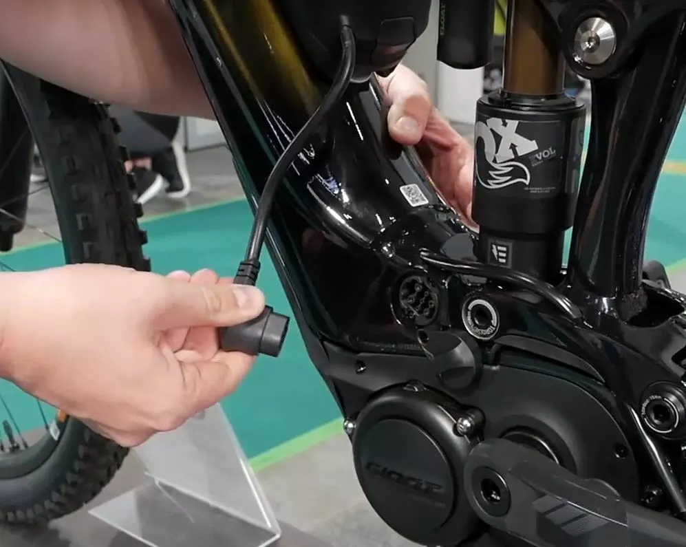 Giant EnergyPak Plus Range Extender 250 Wh 2 Giant EnergyPak Plus Range Extender 250 Wh – Bild 2