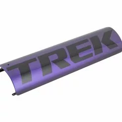 Trek Powerfly 29 2021/22 Akkucover 21 Trek Powerfly 29 2021/22 Akkucover -E-Bike Zubehör Verkaufsladen trek powerfly 29 2021 2022 akkucover purple flip trek black glaenzend